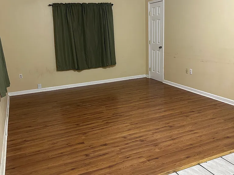 1215 Georgia St — Photo 5
