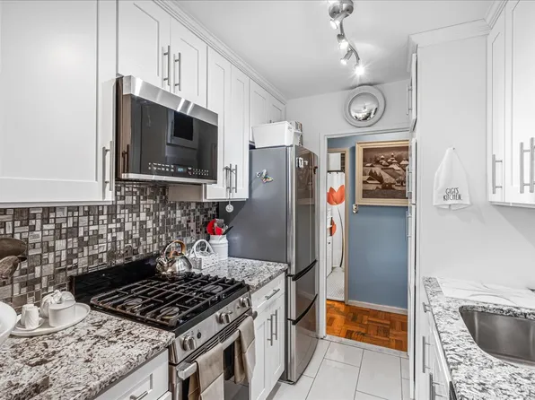 17-85 215th Street image 6 of 33