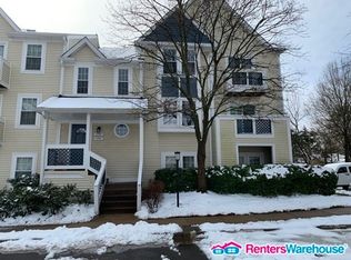 12960A Grays Pointe Rd, Fairfax, VA 22033