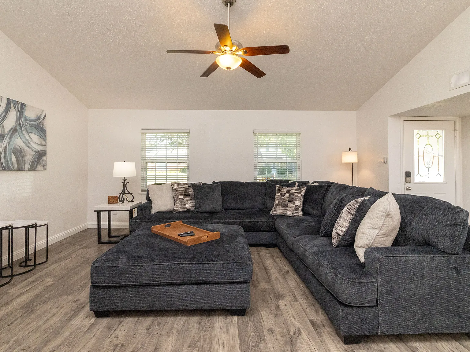 3 bed, 1624 sqft, $5,500 — Photo 2