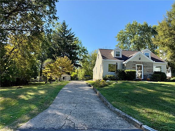 4th image of 7978 Parkford St NW