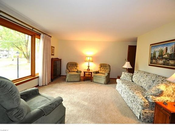 4th image of 328 Rosalind Ave