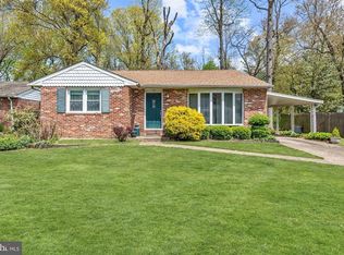 17 Thomas Ave, Maple Shade, NJ 08052