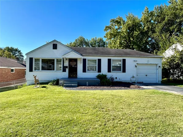 1206 Darr Dr, Saint Louis, MO 63137