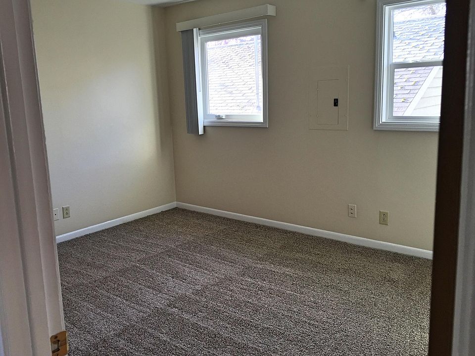 2nd image of 222 N 2nd St