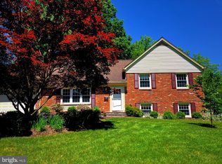 7933 Bayberry Dr, Alexandria, VA 22306