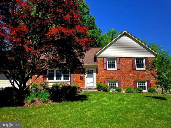 7933 Bayberry Dr, Alexandria, VA 22306