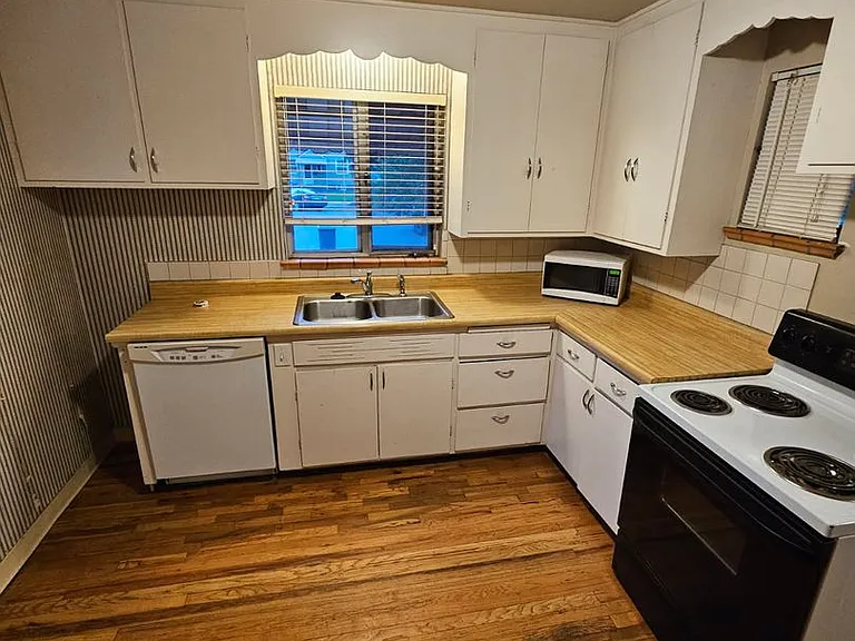626 S Whitcomb St — Photo 4