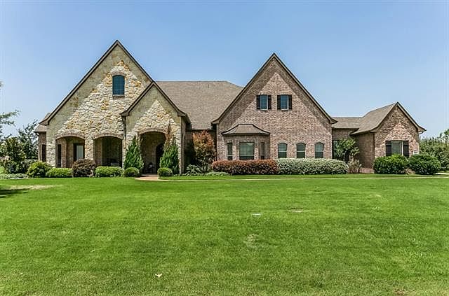 1st image of 803 Amblewood Dr