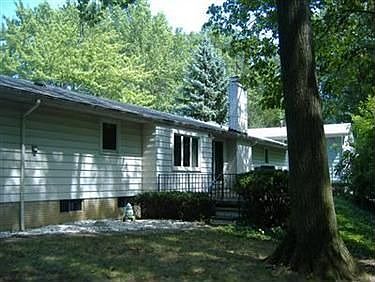 3rd image of 525 Whitman Blvd