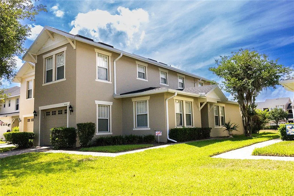 3 bed, 2.5 bath, 1790 sqft, $2,200 — Photo 1