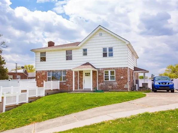 19-04 157 Street, Whitestone, NY 11357