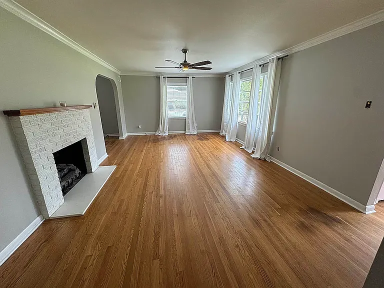 5975 Chester St — Photo 3