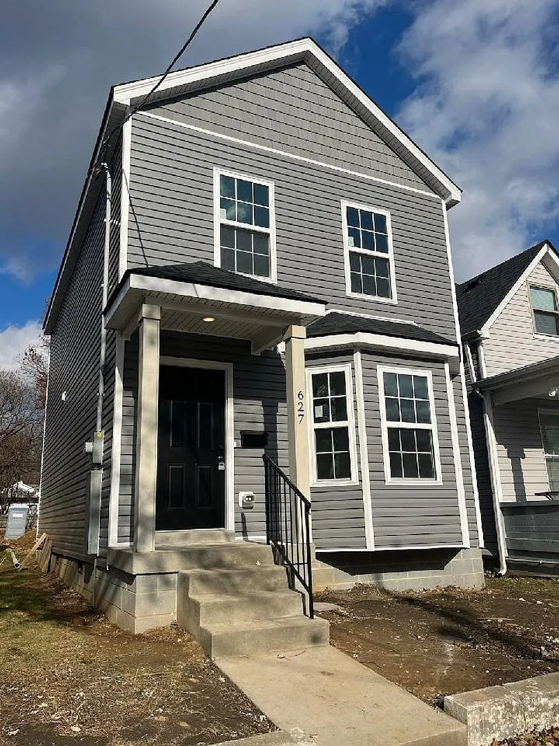 Shelby Park 3 Bedroom 1.5 bath New Construction! — Photo 2