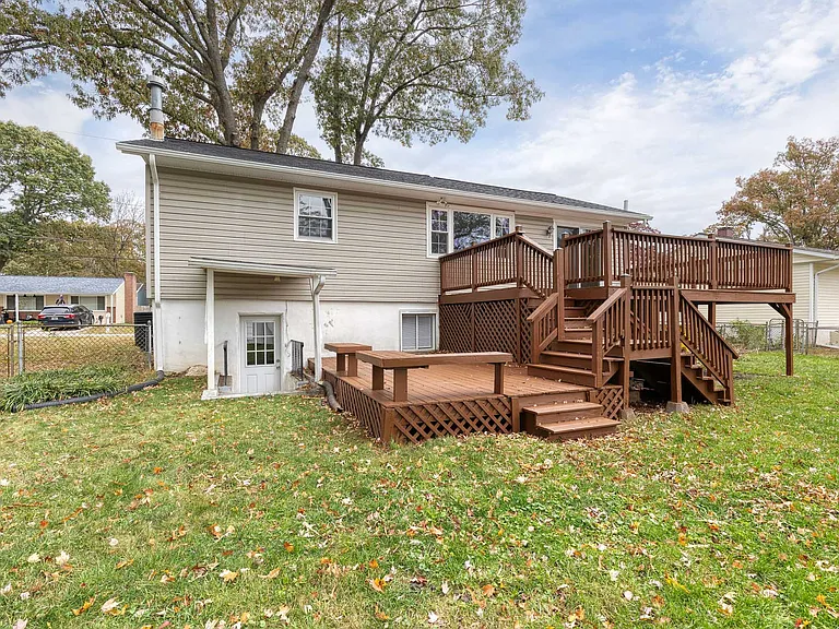 617 Oak Ln — Photo 28