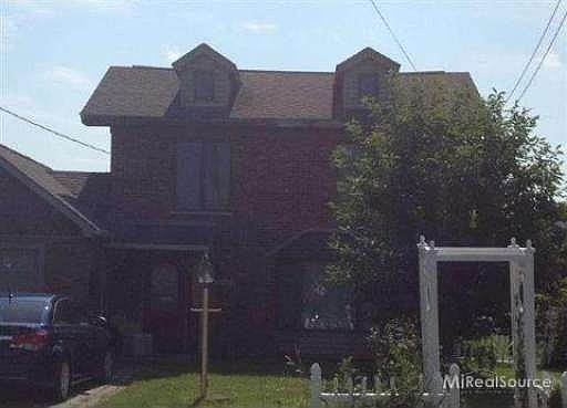 5th image of 37767 Lakeville St