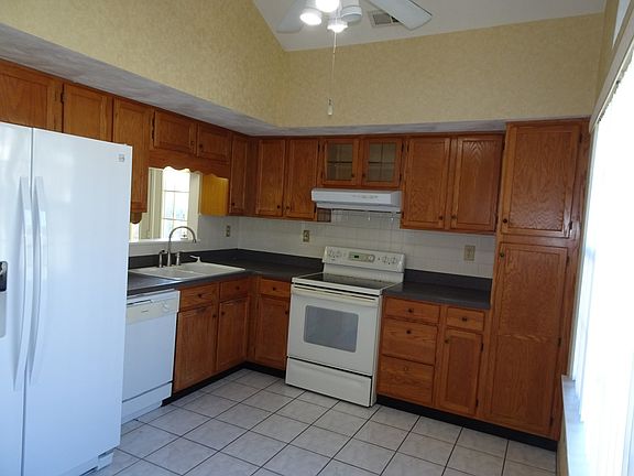 2nd image of 812 Wilderness Way
