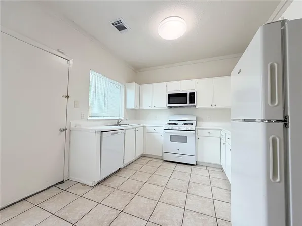 11031 Albury Dr, Houston, TX 77096