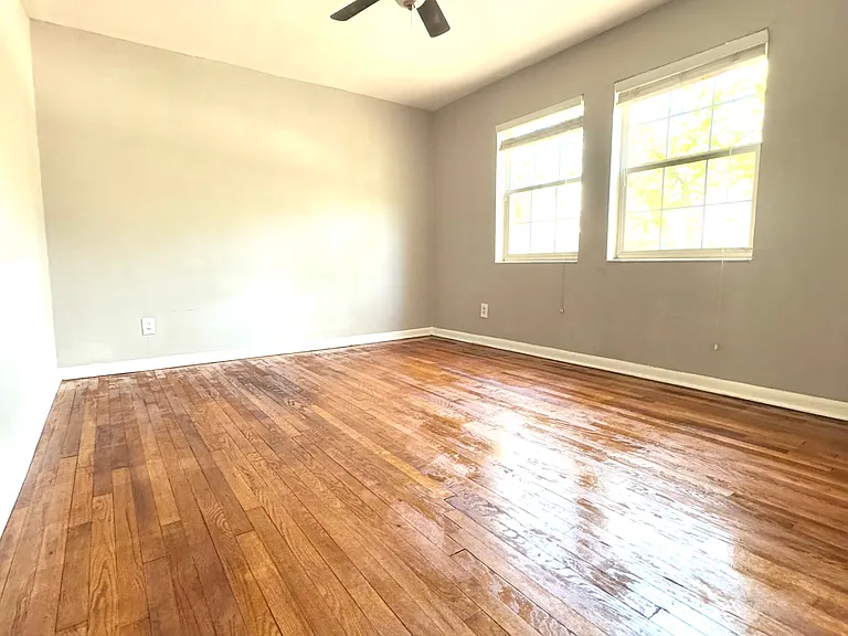 1040 Greenwood Ave NE #5 — Photo 4