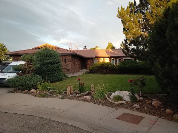 5 Bandera Ct