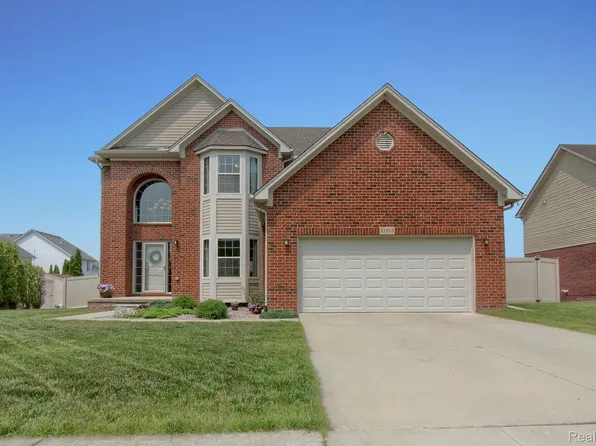 31854 Marigold Dr, Brownstown, MI 48173