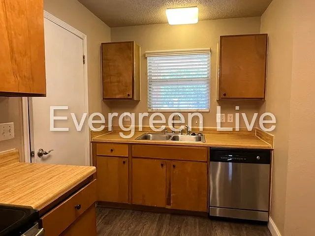 117 Willow Gardens Ct — Photo 7