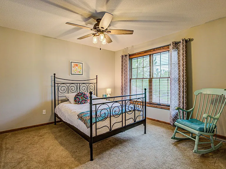 2456 Hunter Dr — Photo 15