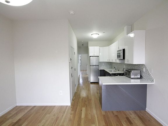 2nd image of 322 W 138th St APT 3