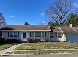 35 Duke Dr, Stratford, CT 06614