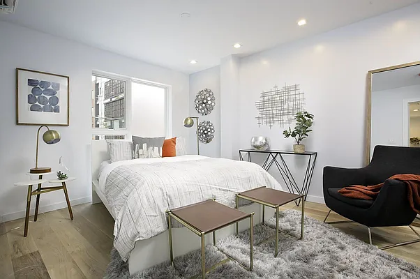 Sold by Bold New York | media 2