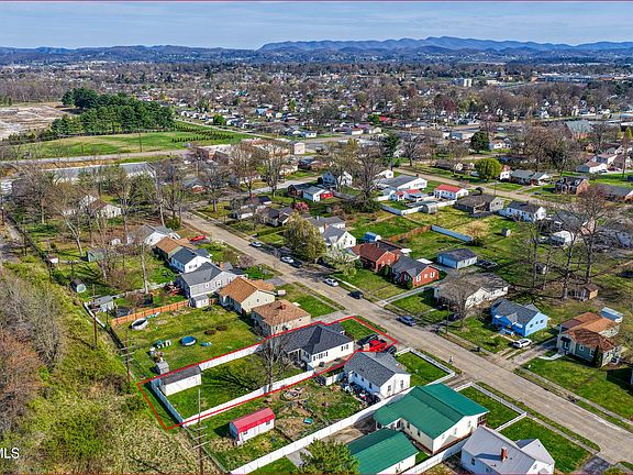 3rd image of 1826 Kenwood Rd