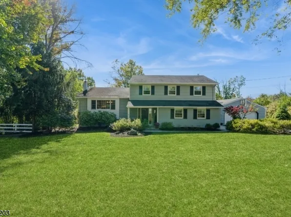 655 Chestnut St, Long Hill Twp., NJ 07980