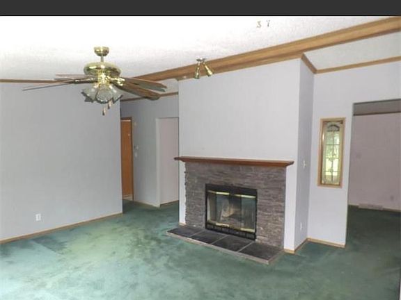 2nd image of 387 Holly Grove Ct