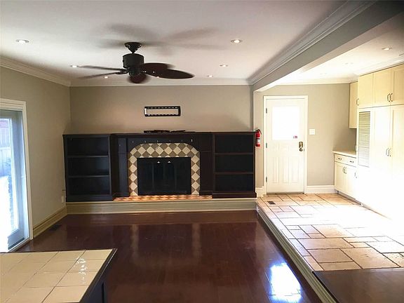 2nd image of 340 Carey Ct