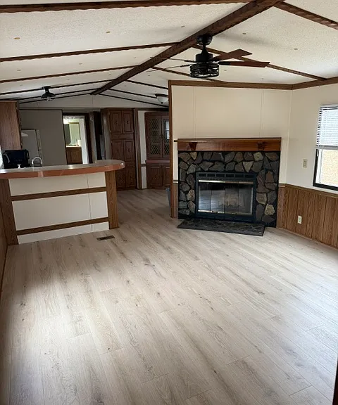 307 Quiet Waters Ct — Photo 3