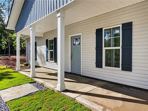 3rd image of 334 Oak Ridge Rd