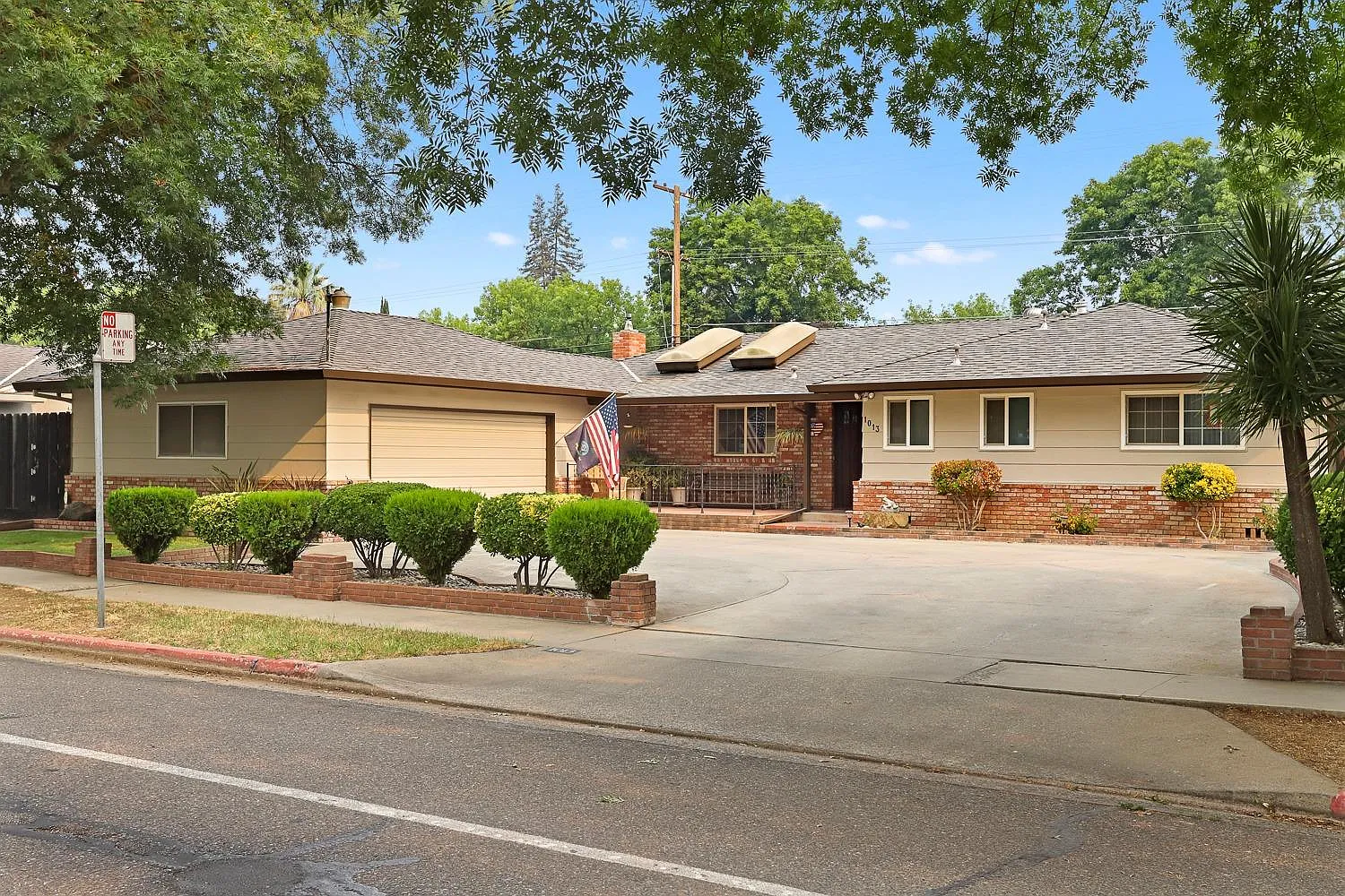 1013 W Rumble Rd photo 1