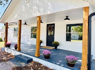 1016 Dudley Rd, Yadkinville, NC 27055