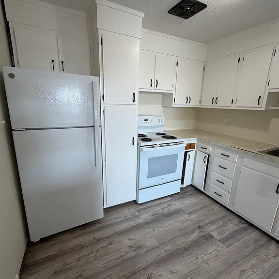685 Moody St #11 — Photo 4