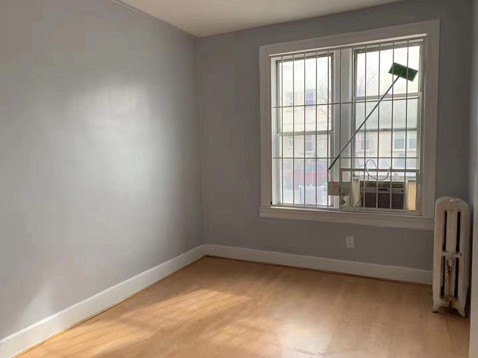 1st image of 1671 Benson Ave #2