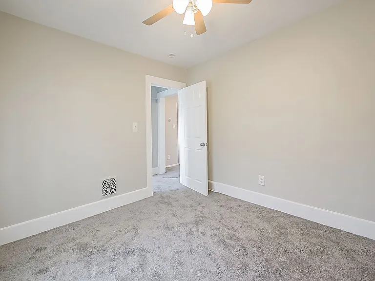 245 S Edith St — Photo 14