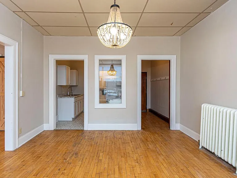 16 1/2 Minnesota Ave E #9 — Photo 4