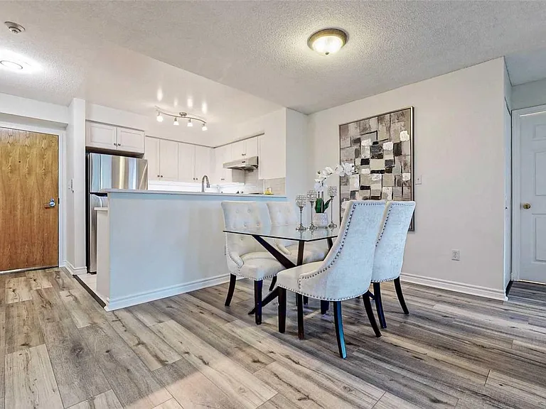 7 Lorraine Dr #502 — Photo 1