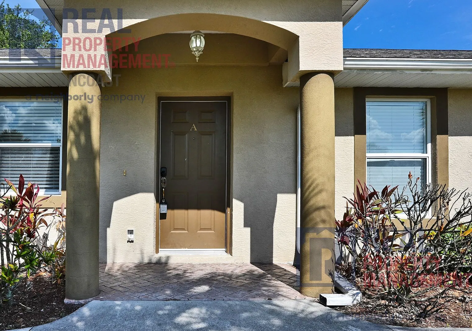 230 Rotonda Blvd W — Photo 1