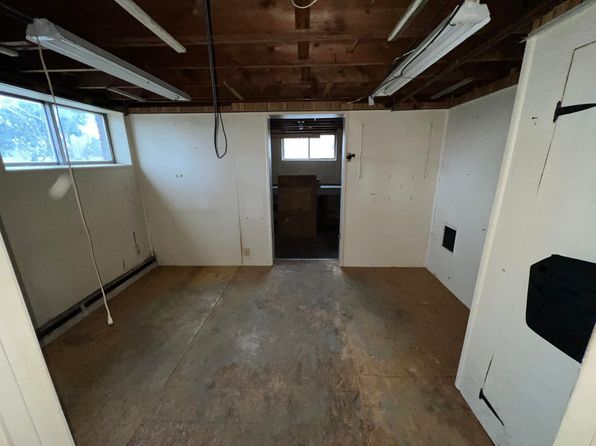 48441 N Territorial Rd, Plymouth, MI 48170
