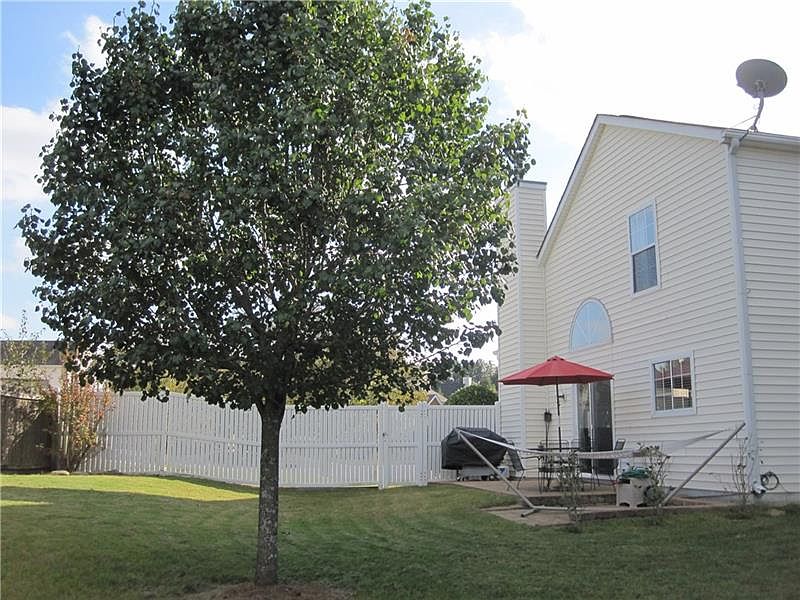 2nd image of 750 Avening Ct