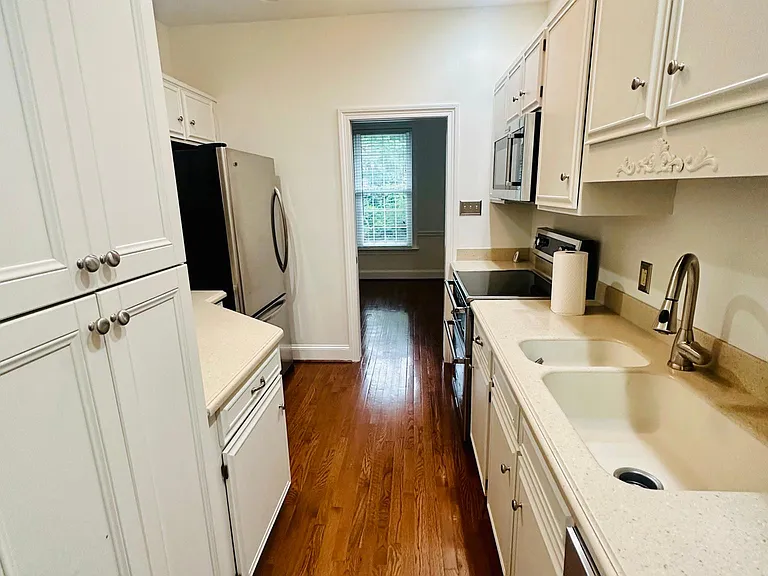 33 Sentinel Rd — Photo 3
