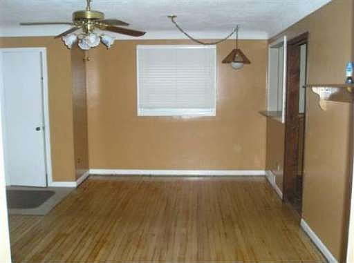 3rd image of 22443 Francis St