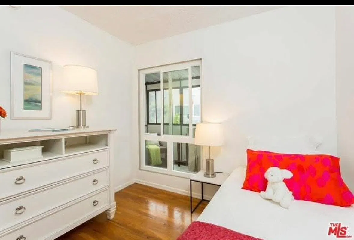3200 S Sepulveda Blvd — Photo 1