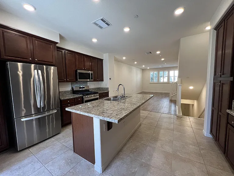 2762 Ferrara Cir — Photo 15